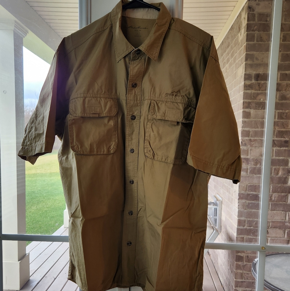 Handsome Eddie Bauer Men's Button Down Shirt 2 Pockets Khaki XL